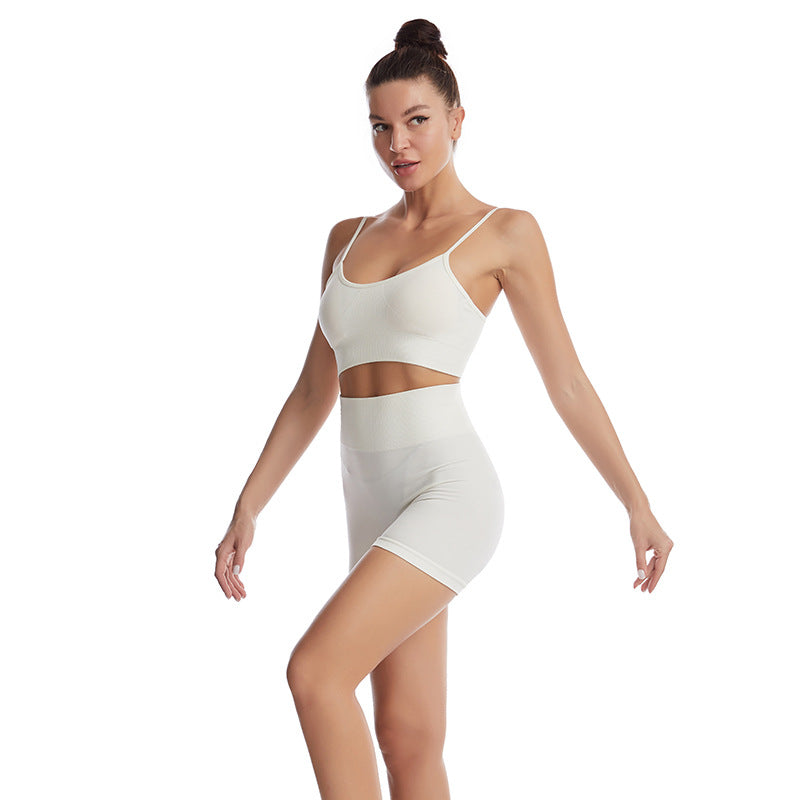 Elegante Conjunto Deportivo de Shorts y y Top de Tirantes